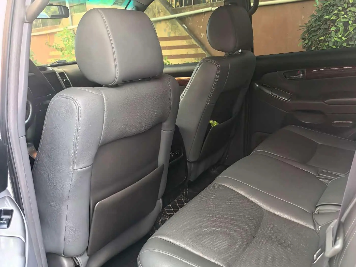 Toyota Prado 2010 — Photo 6/13