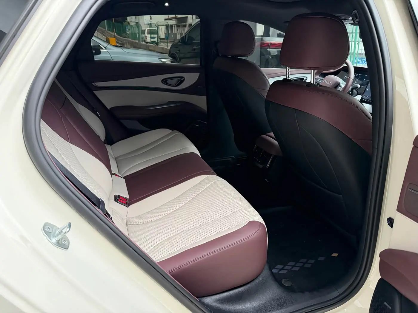 BYD Seal 07 DM-i 2025 — Photo 5/9