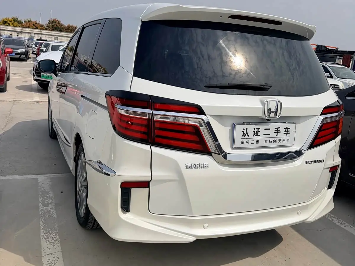 Honda Elysion 2017 — ფოტო 6/20