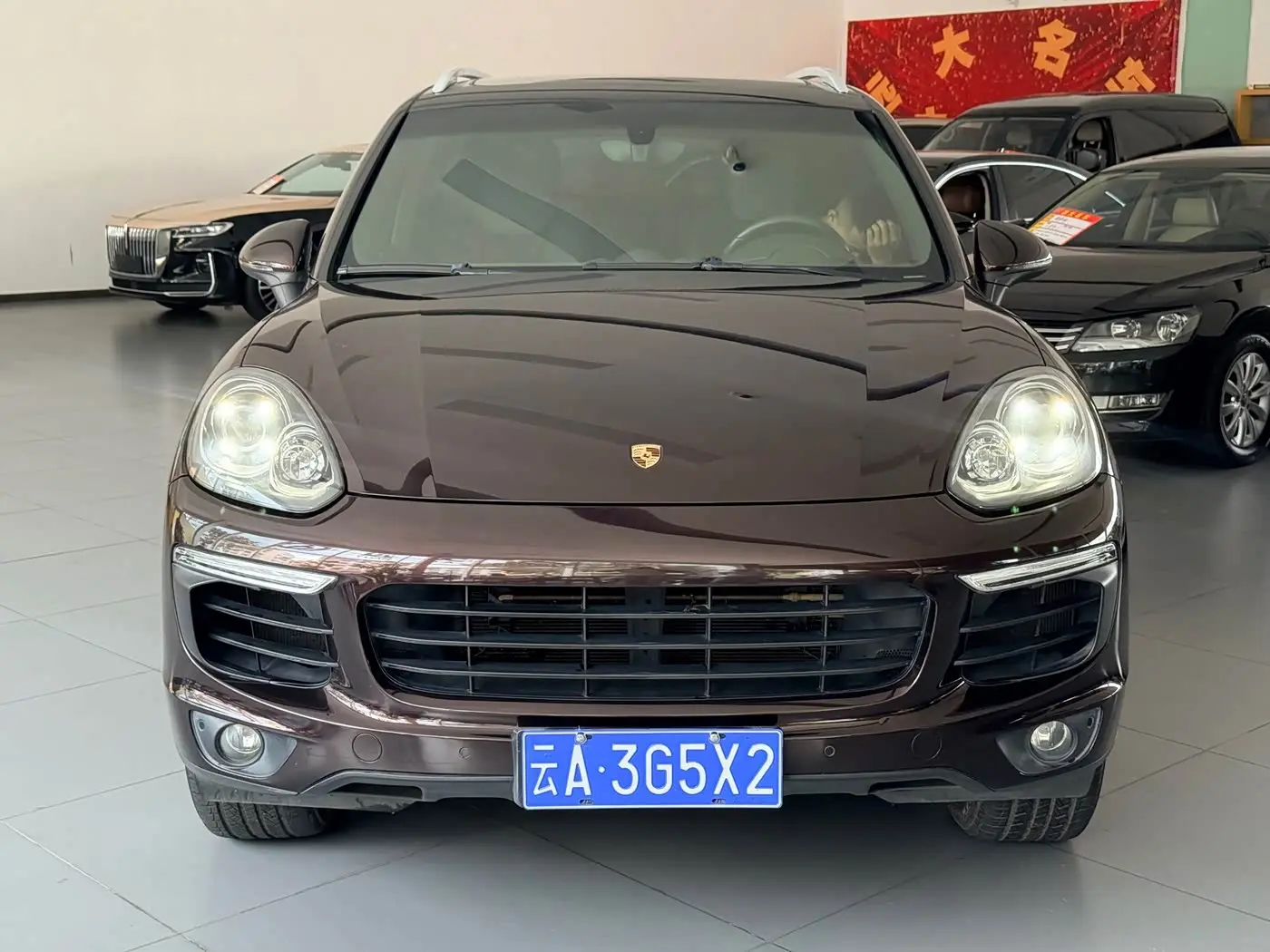 Porsche Cayenne 2015 — Photo 1/17
