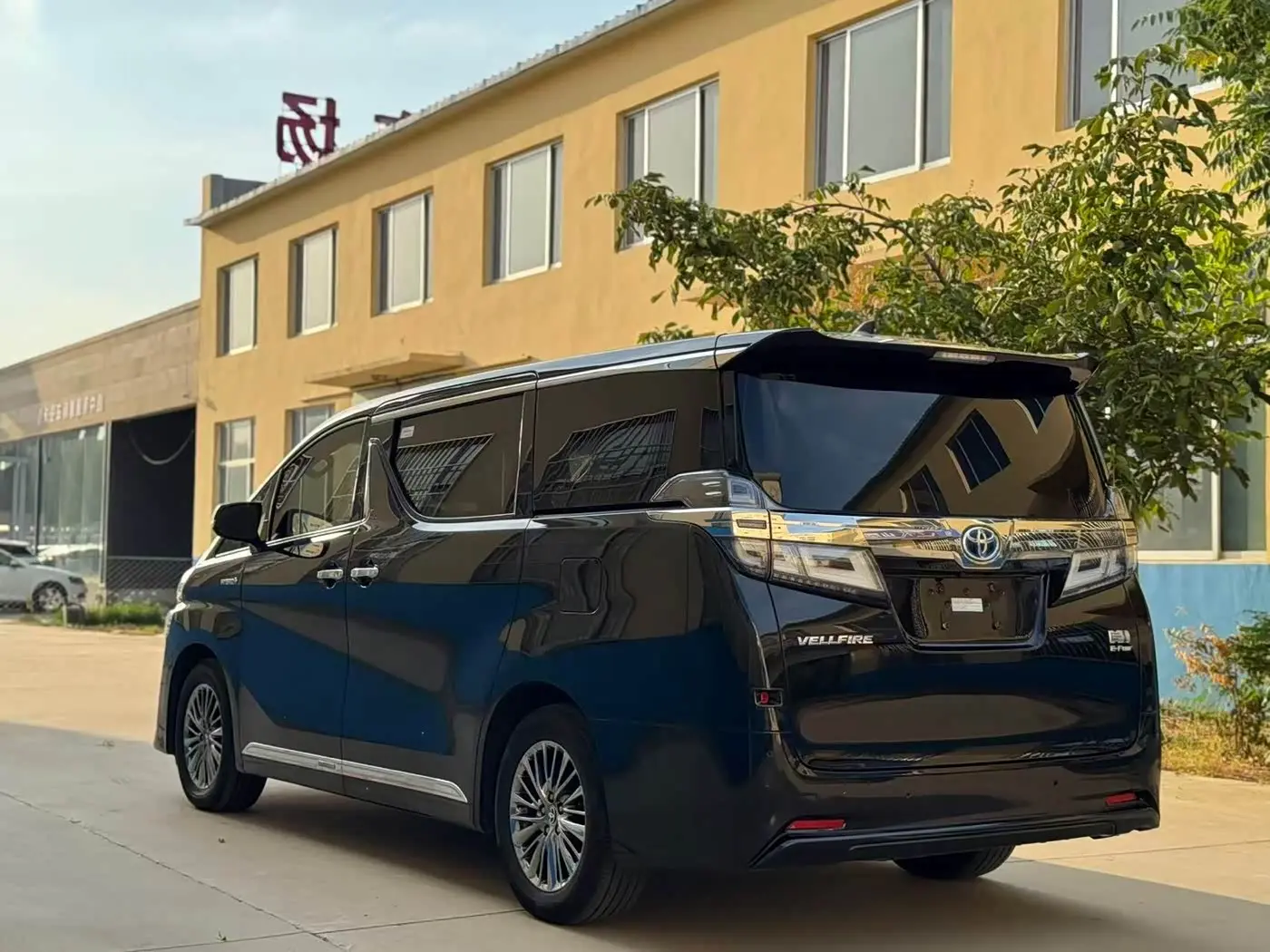 Toyota Vellfire 2020 — Photo 11/11