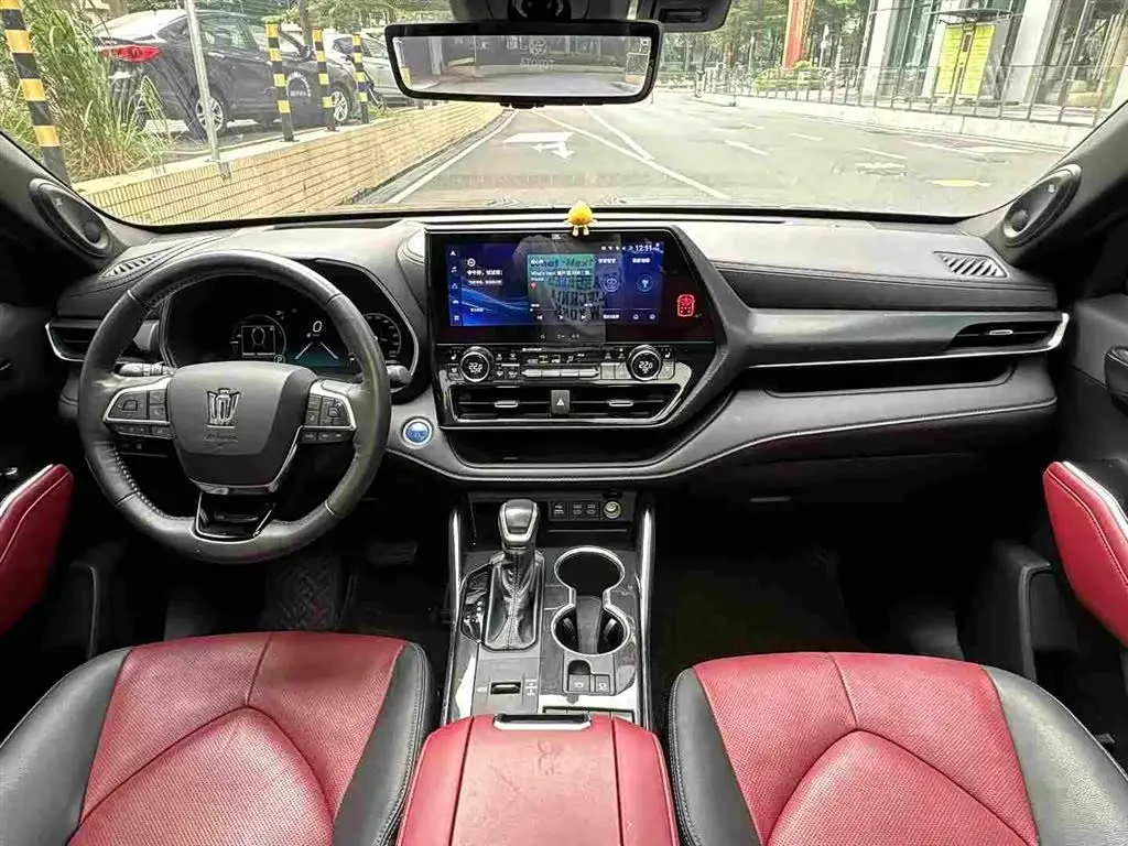 Toyota Crown Kluger 2023 — Photo 7/10
