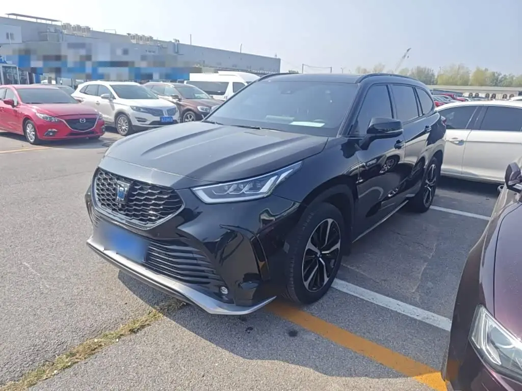 Toyota Crown Kluger 2023 — Photo 1/20