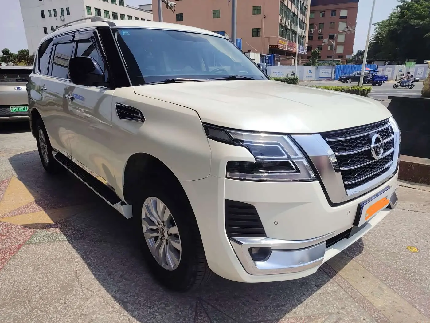 Nissan Patrol 2018 — Фото 3/20