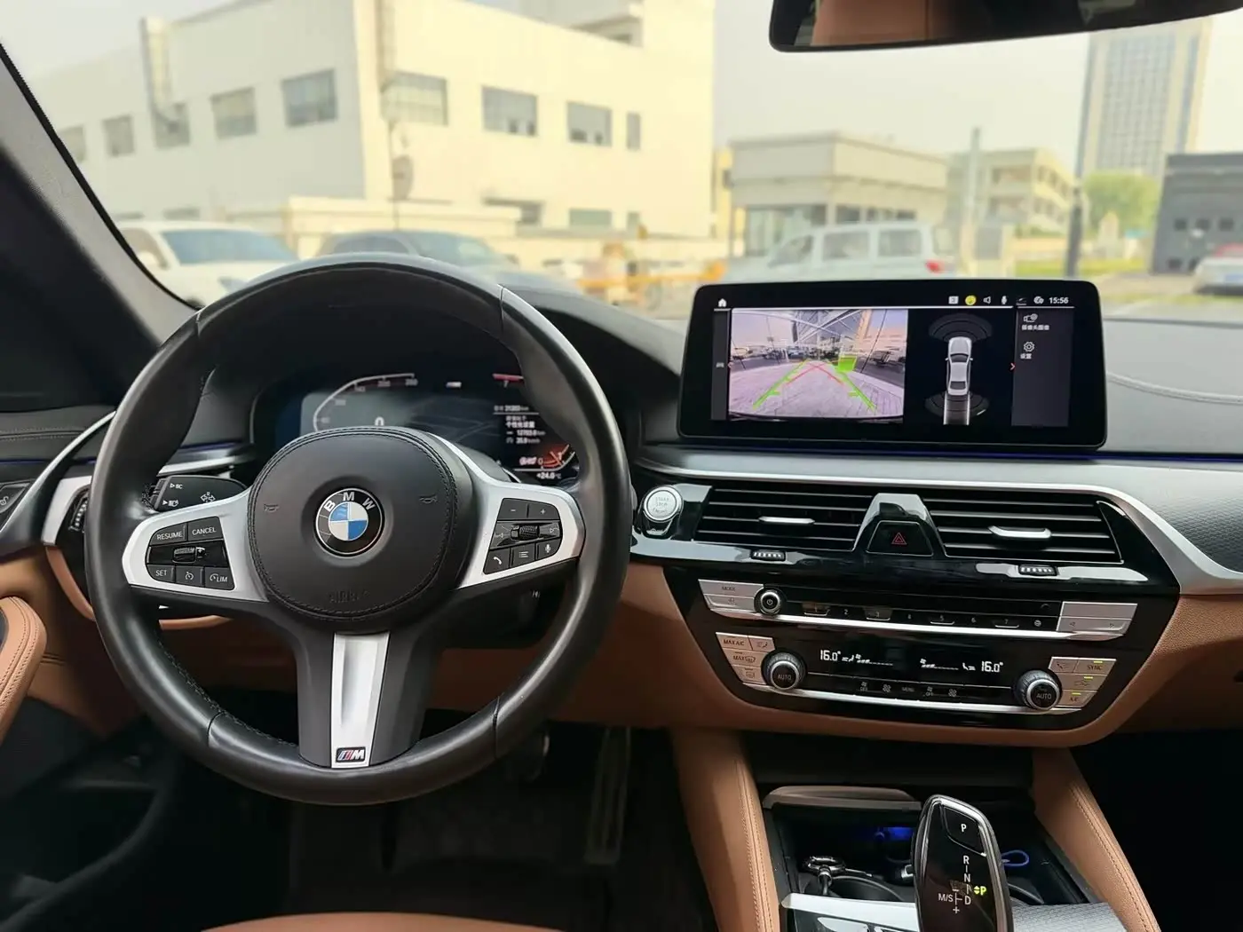 BMW 5 Series 2023 — Фото 11/13