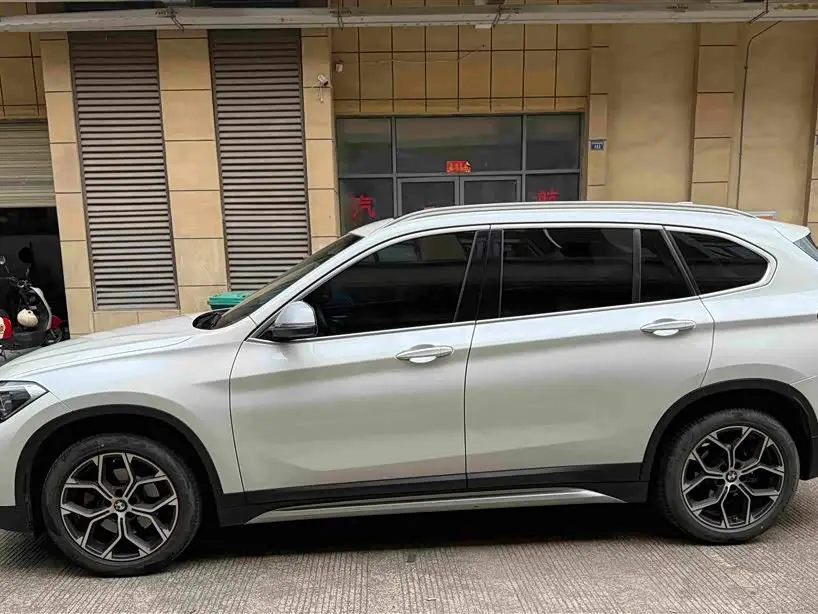 BMW X1 2022 — Photo 4/13