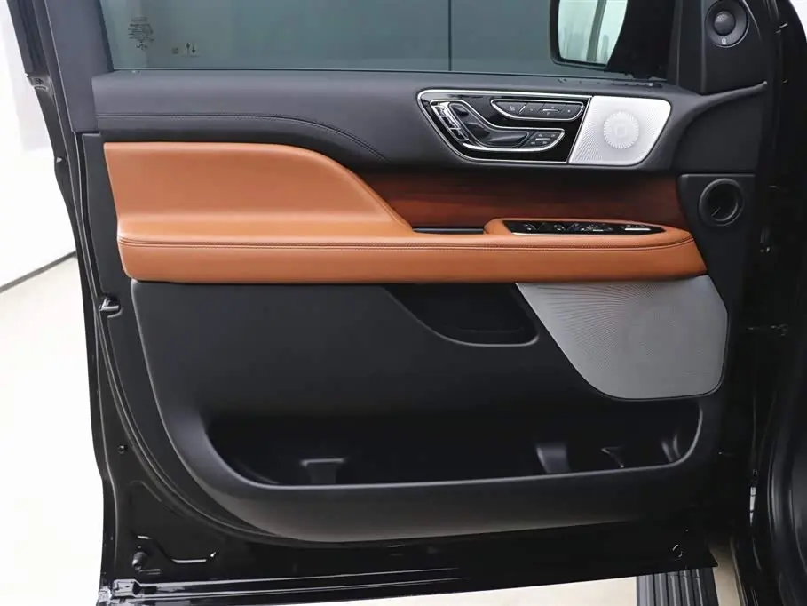 Lincoln Navigator 2022 — Фото 11/20