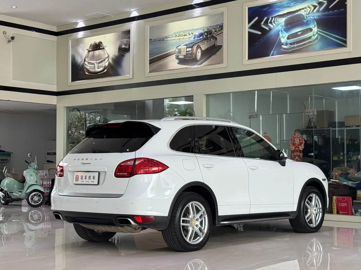 Porsche Cayenne 2014 — Photo 17/19