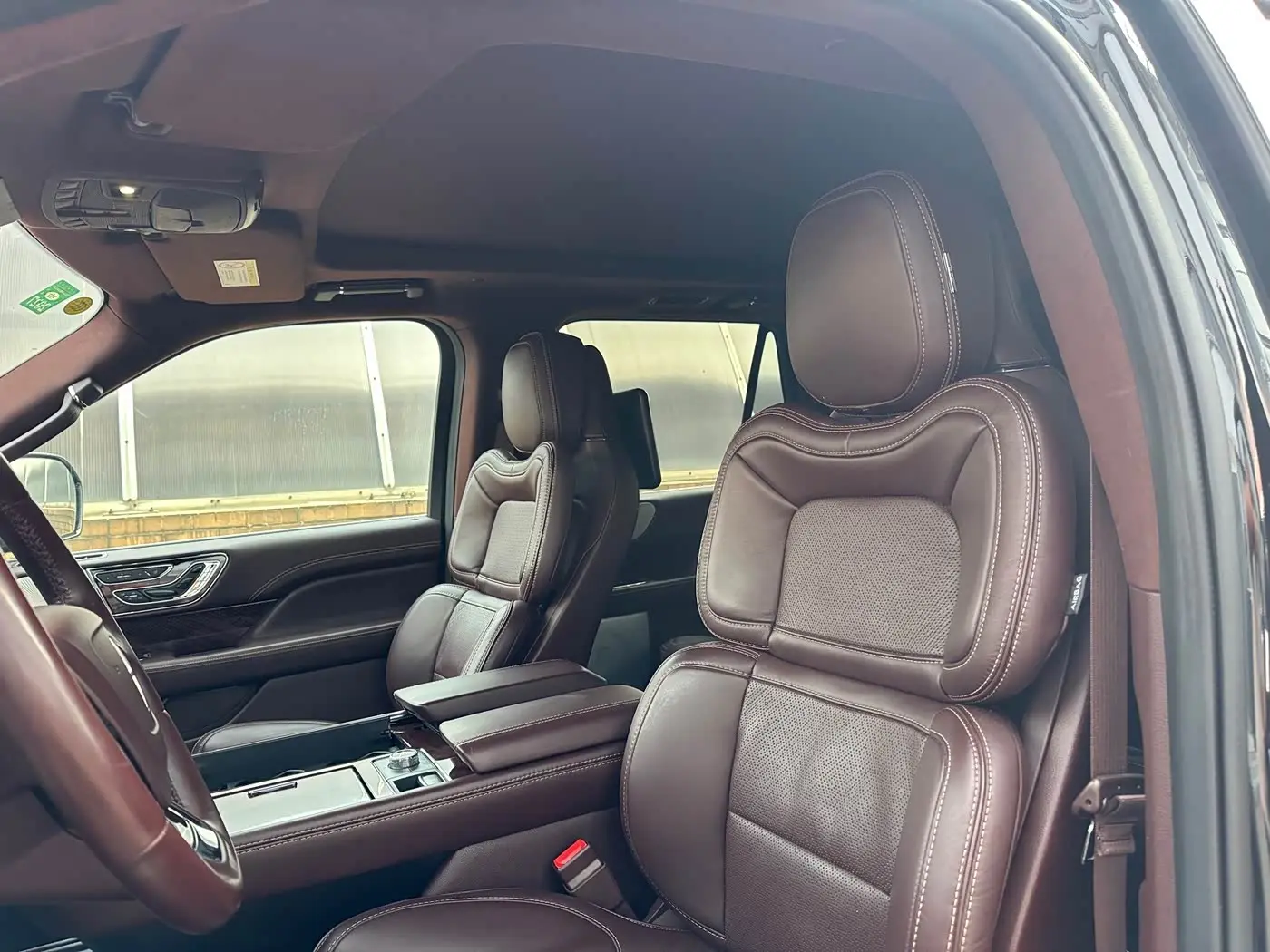 Lincoln Navigator 2021 — Photo 10/19