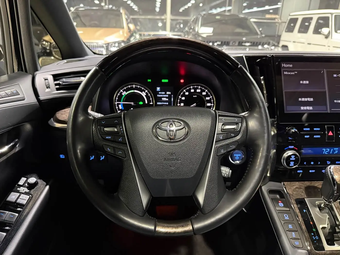 Toyota Alphard 2022 — Photo 15/20