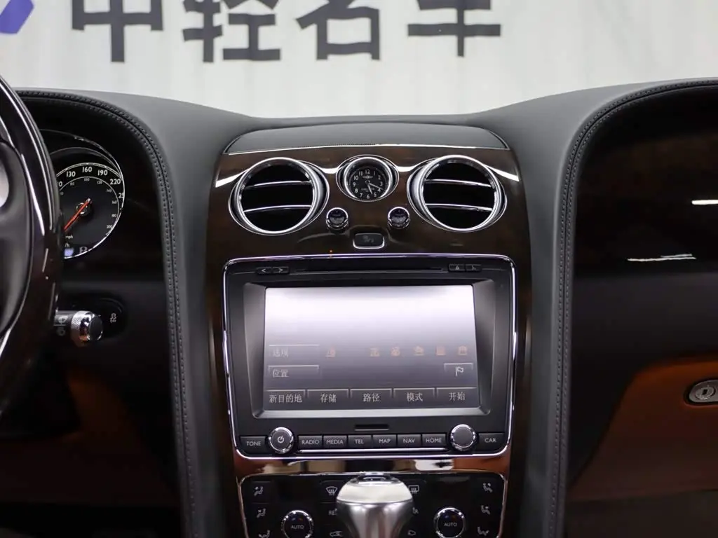 Bentley Flying Spur 2013 — Фото 12/20