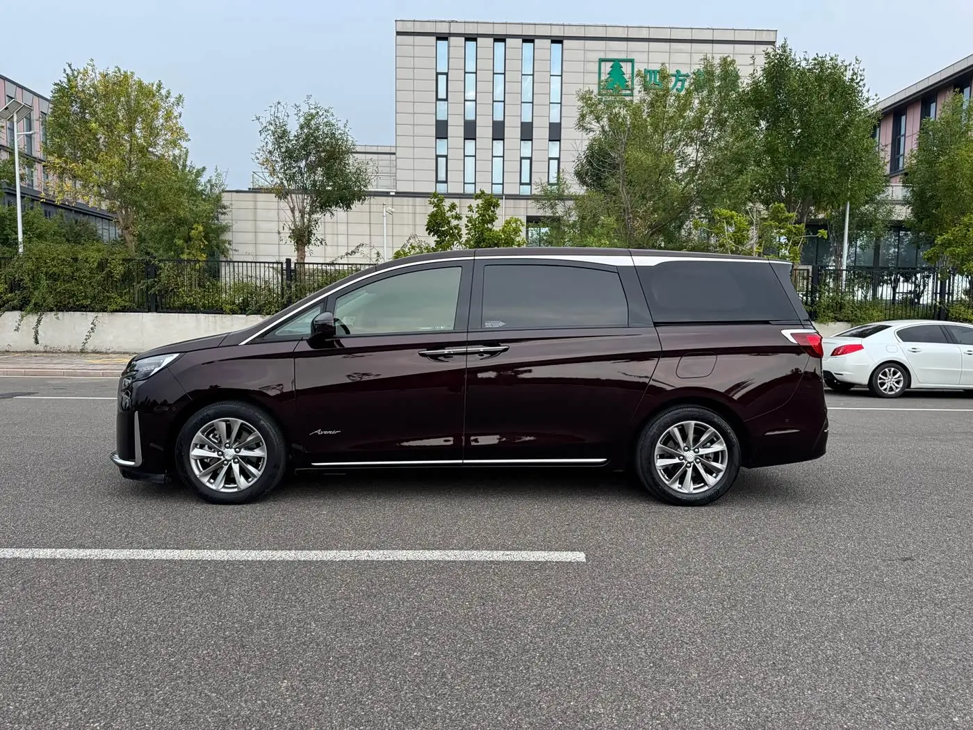 Buick GL8 2022 — Photo 4/20