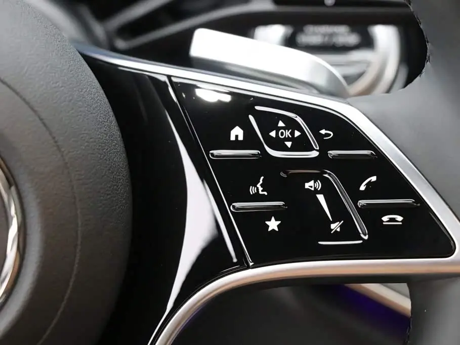 Mercedes-Benz E-Class 2026 — Фото 19/20