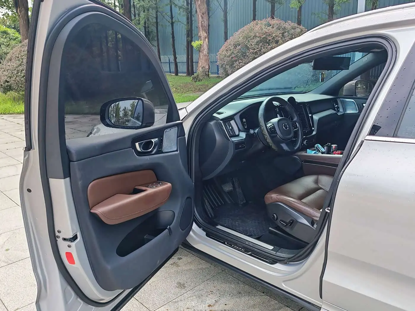 Volvo XC60 2023 — Фото 13/20