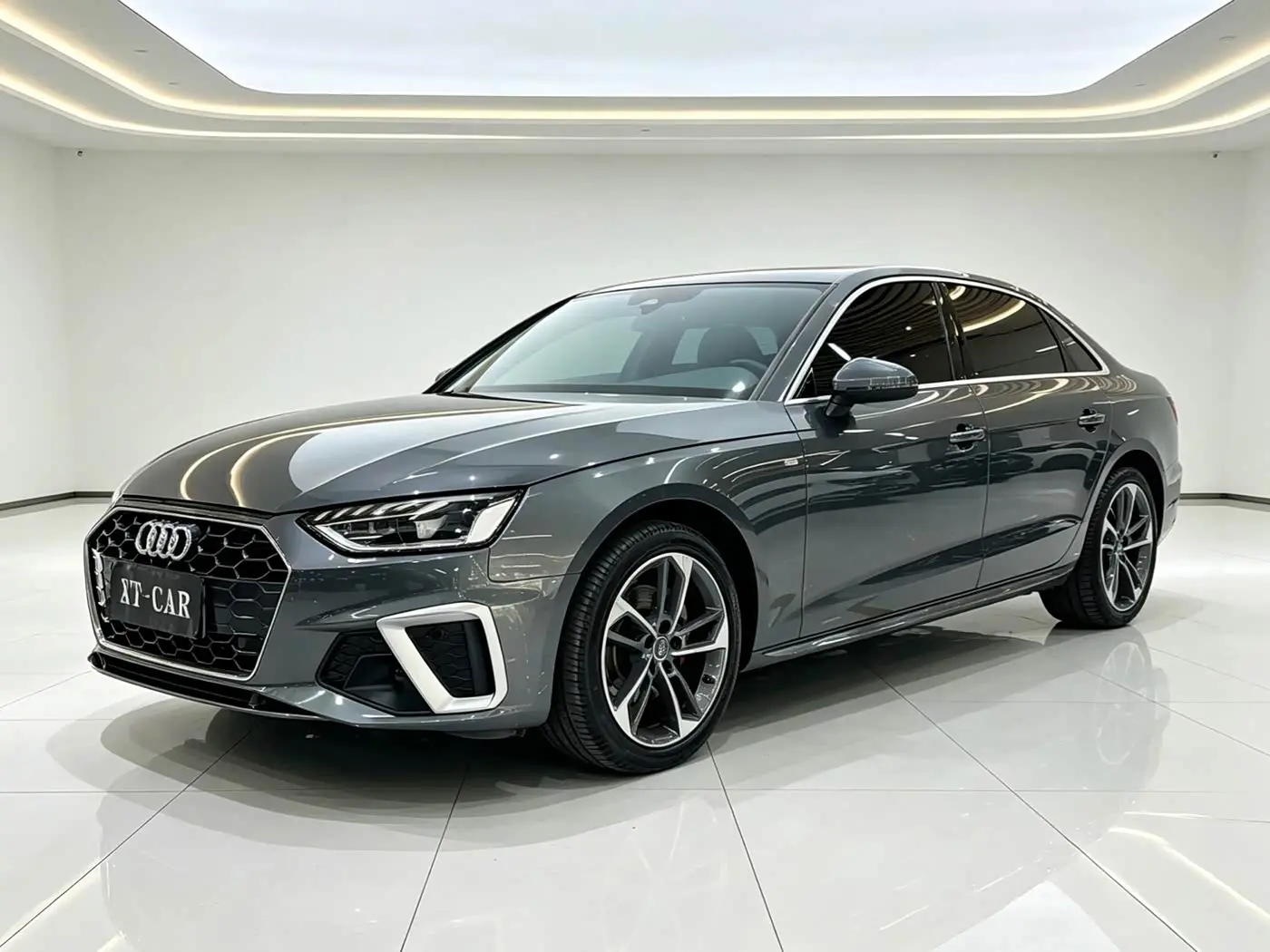 Audi A4L 2022 — Фото 1/11