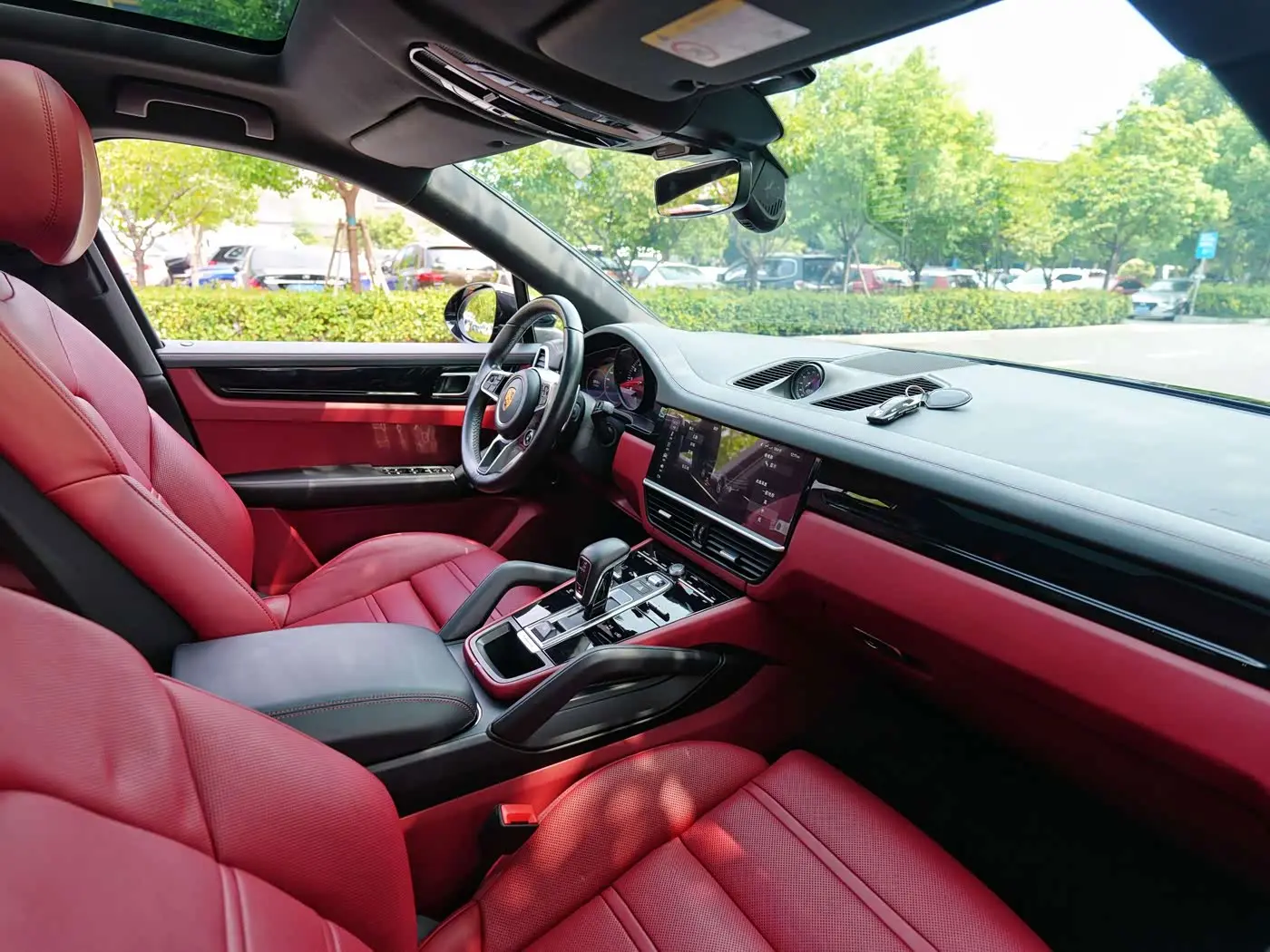 Porsche Cayenne 2020 — Photo 13/14