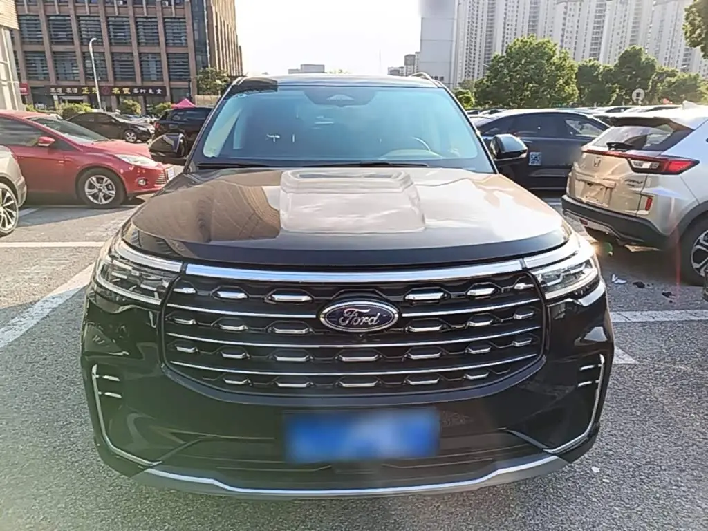 Ford Explorer 2025 — Photo 3/20