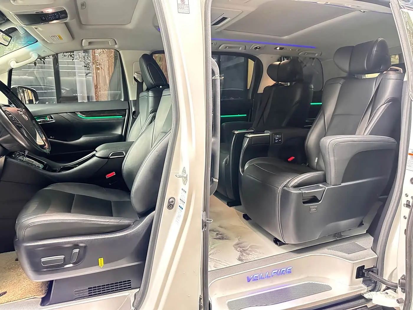 Toyota Vellfire 2021 — Photo 12/14