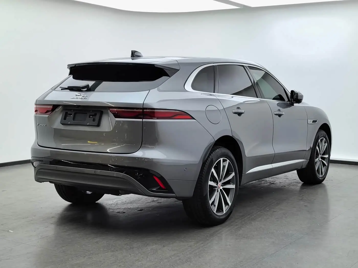 Jaguar F-PACE 2021 — ფოტო 4/20