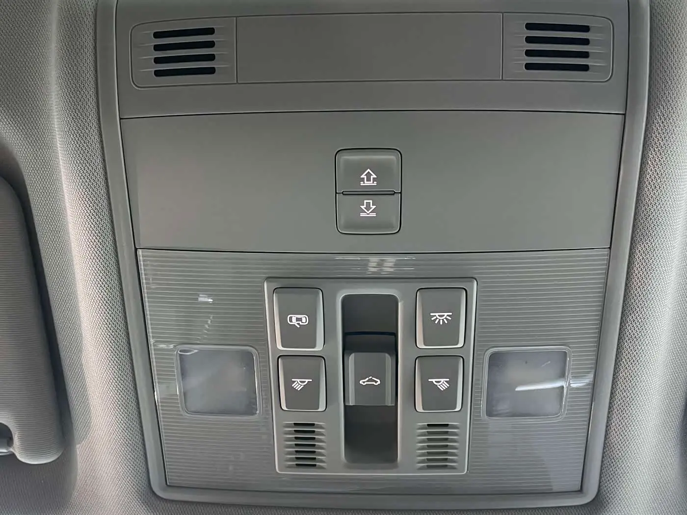Škoda Karoq 2023 — Photo 12/20