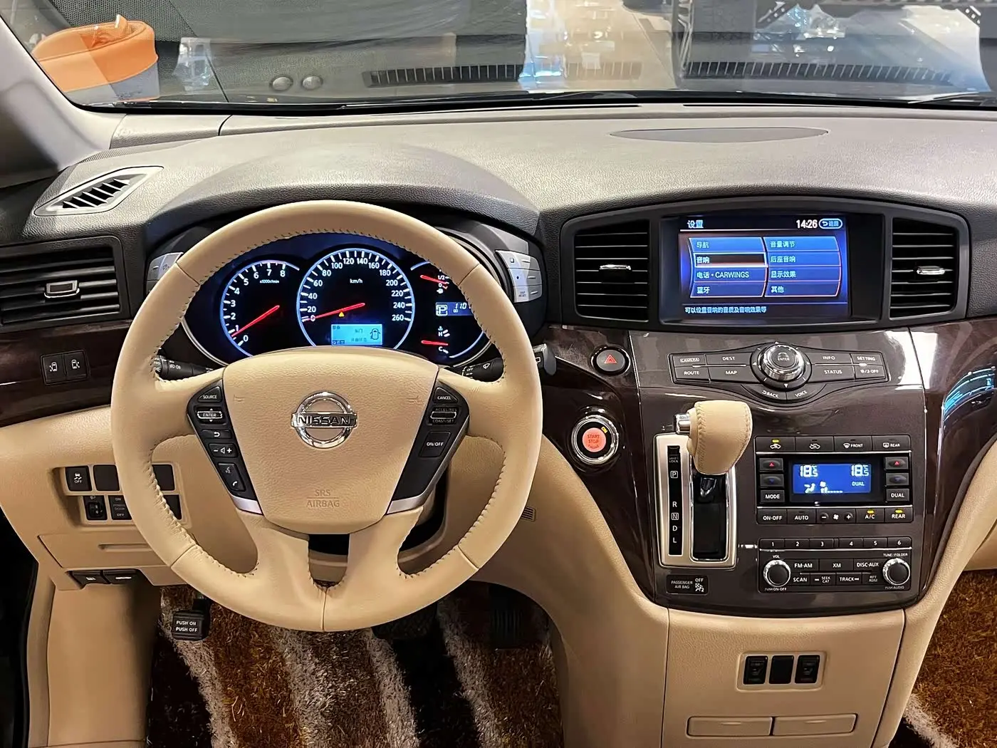 Nissan Quest 2017 — Фото 12/20