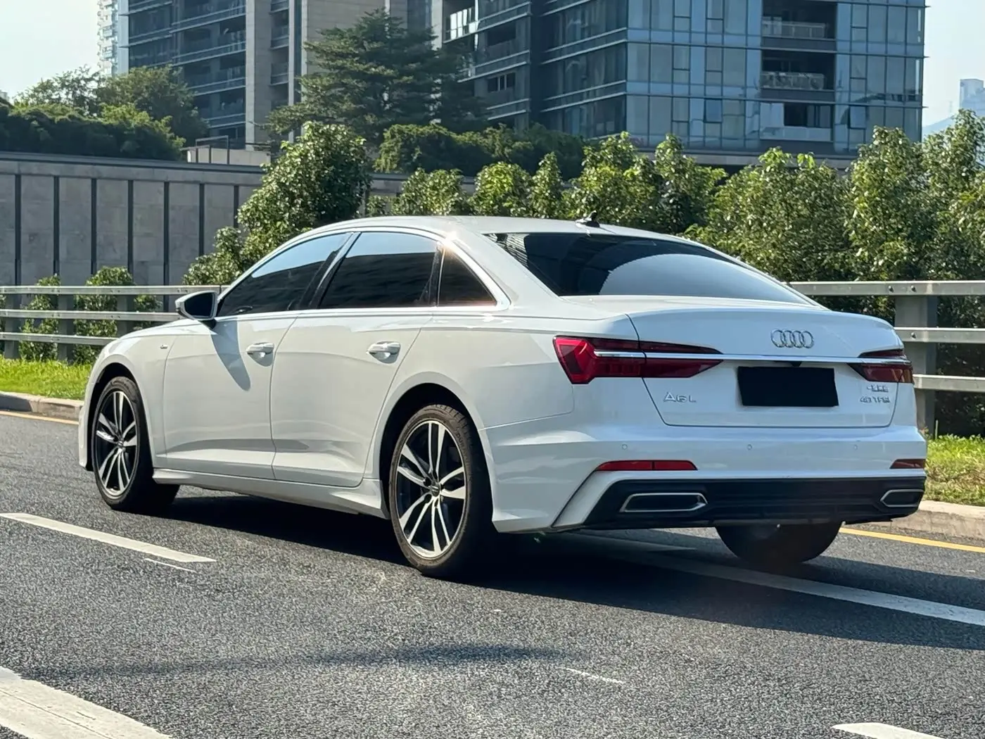 Audi A6L 2021 — Photo 4/15