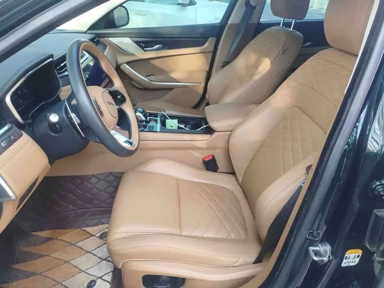 Jaguar XFL 2023 — Photo 2/9