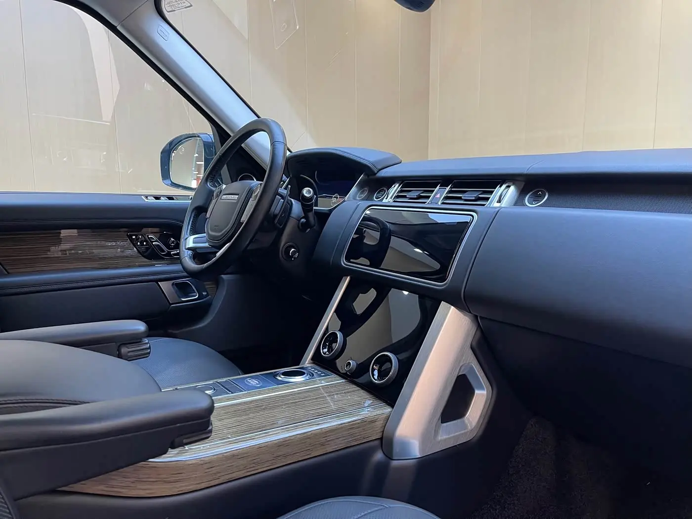 Land Rover Range Rover 2019 — Фото 12/19