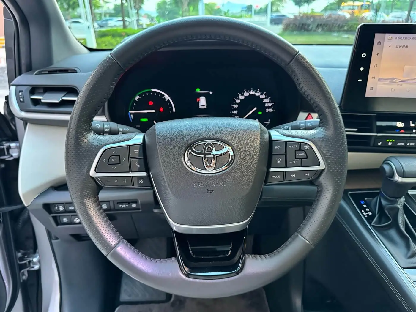 Toyota Sienna 2025 — Photo 10/14