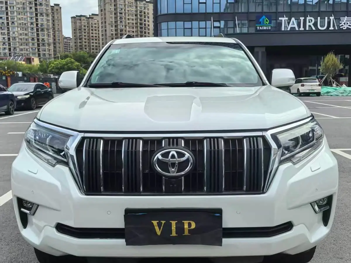 Toyota Prado 2019 — Photo 2/15