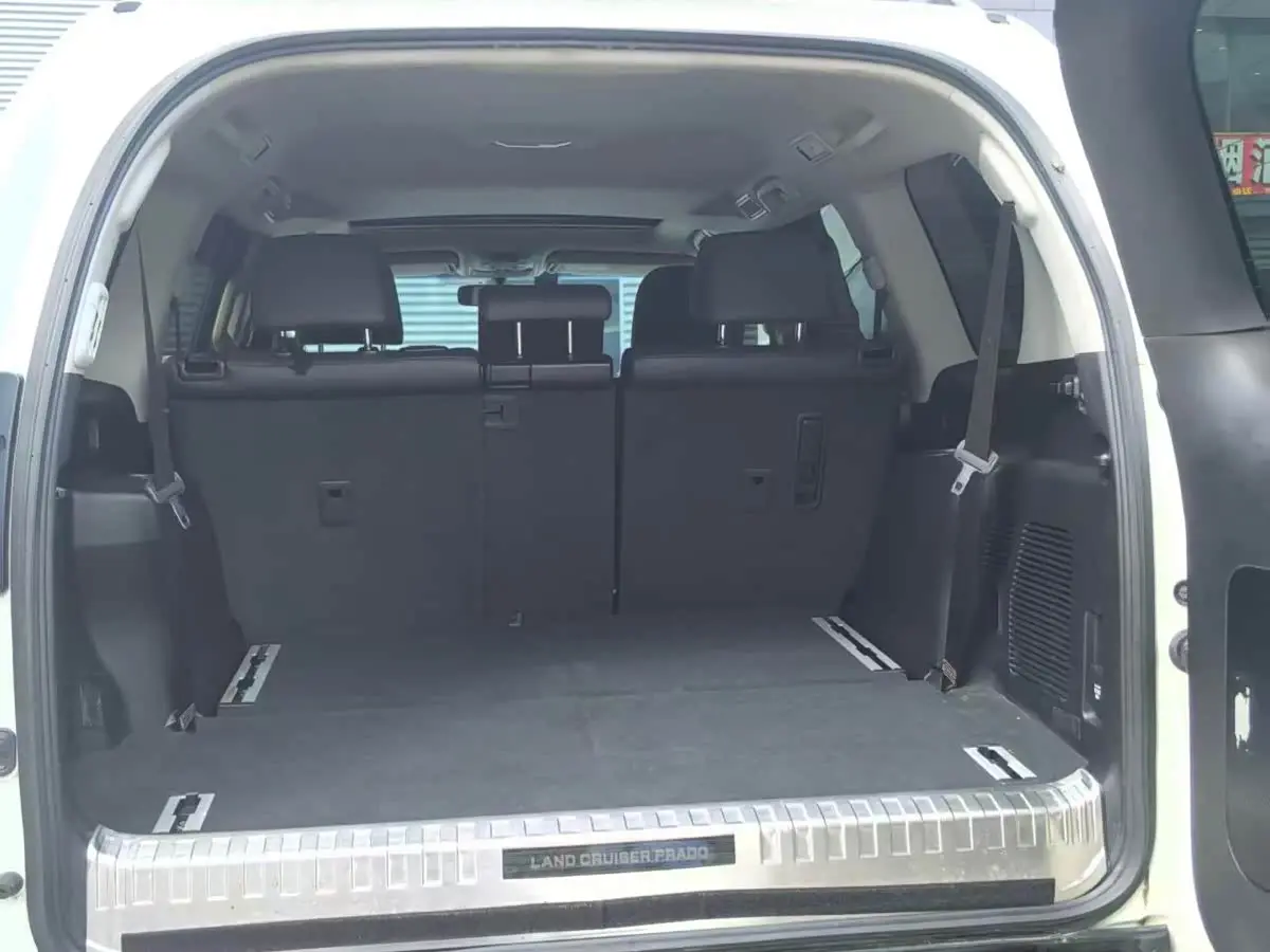 Toyota Prado 2019 — Photo 9/15