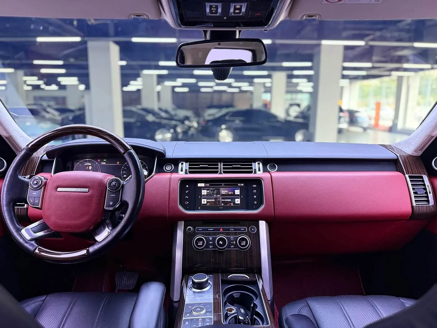 Land Rover Range Rover 2017 — Фото 18/20