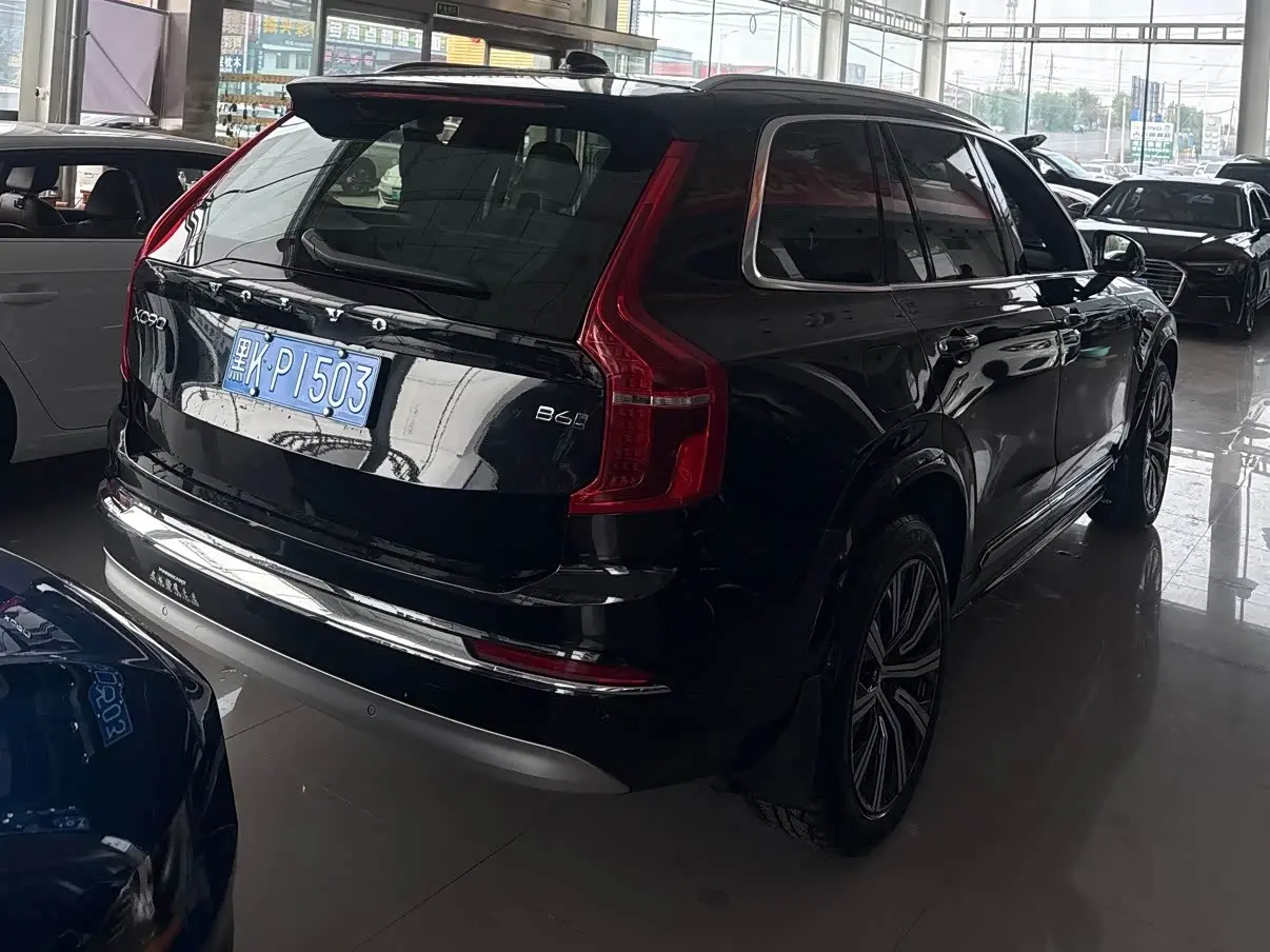 Volvo XC90 2022 — Photo 6/9