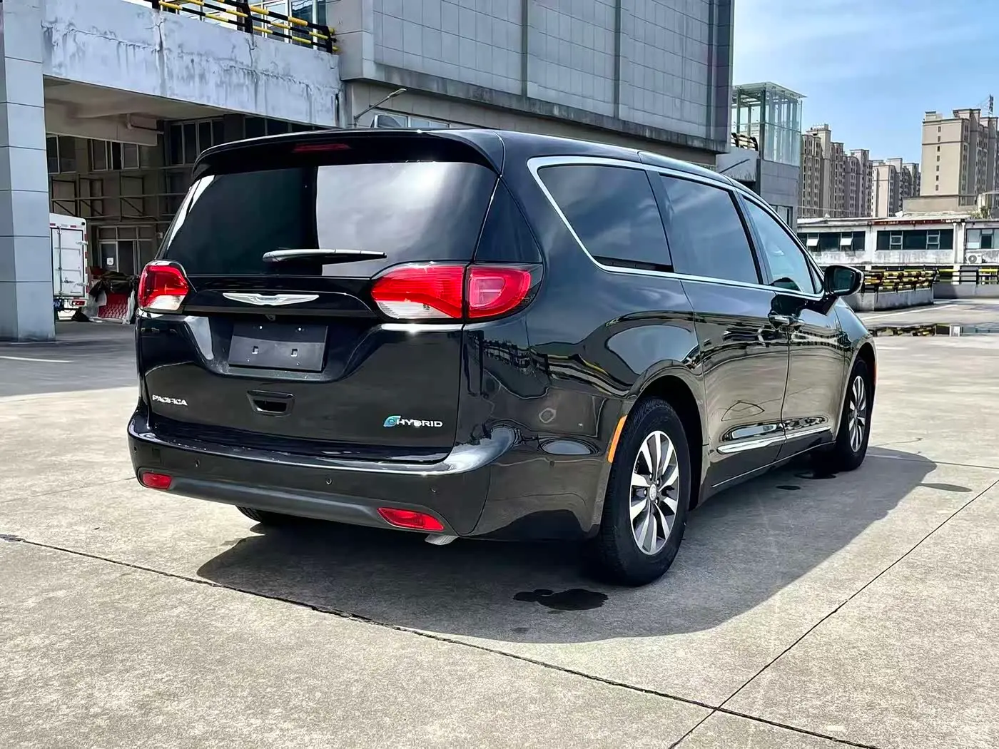 Chrysler Grand Caravan PHEV 2025 — Şəkil 6/20