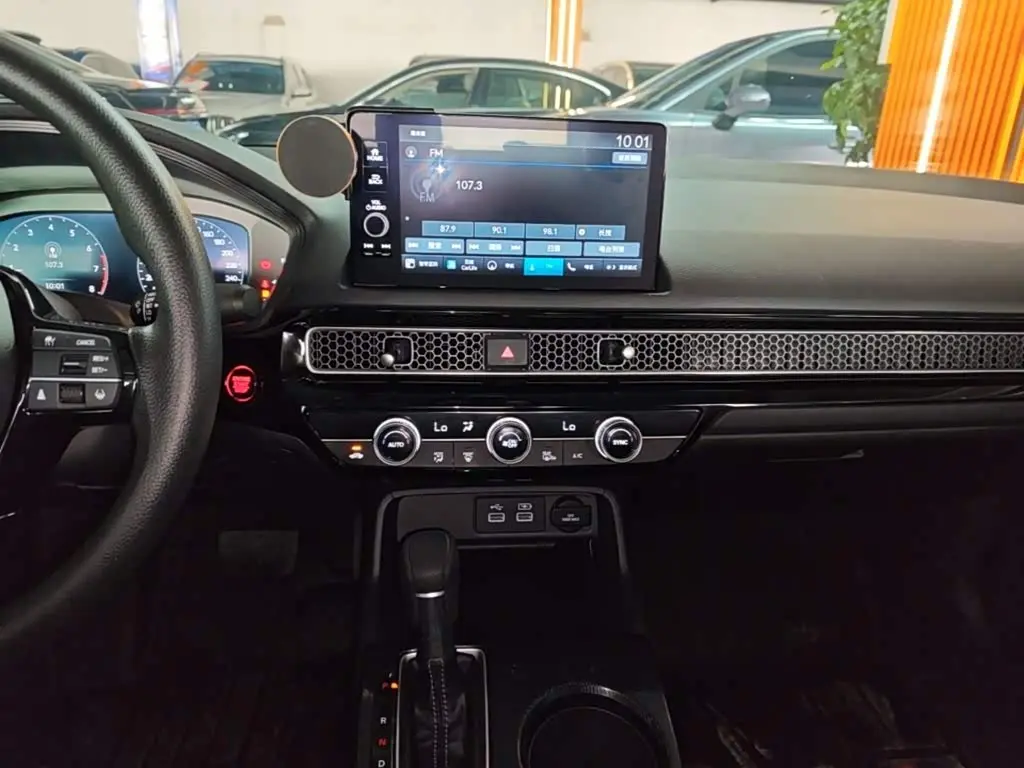 Honda Civic 2025 — Фото 13/20