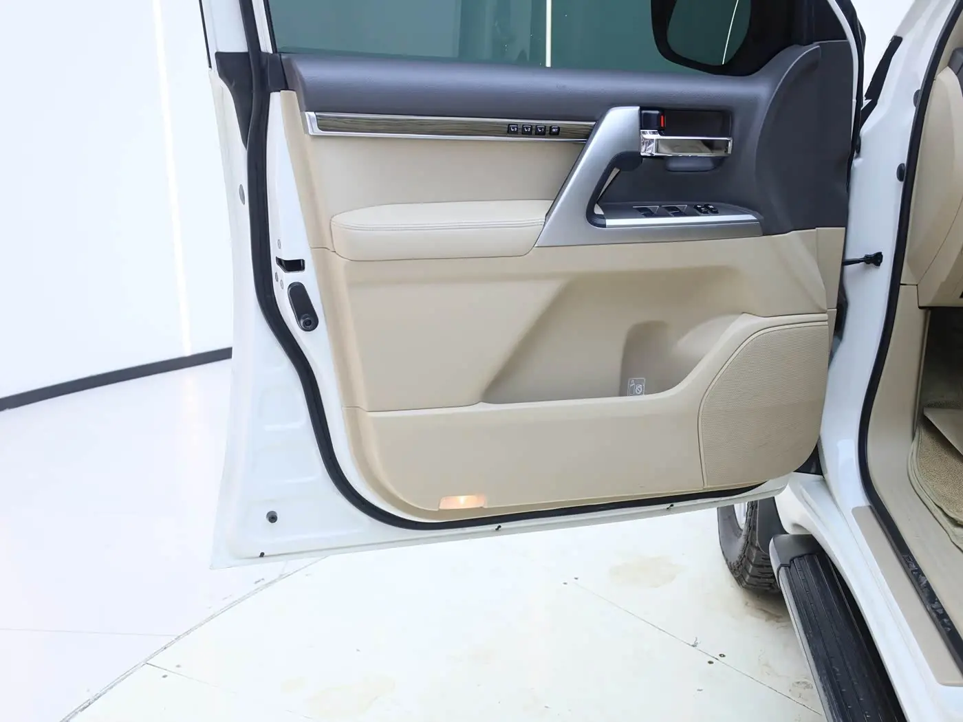 Toyota Land Cruiser 2013 — Photo 18/20