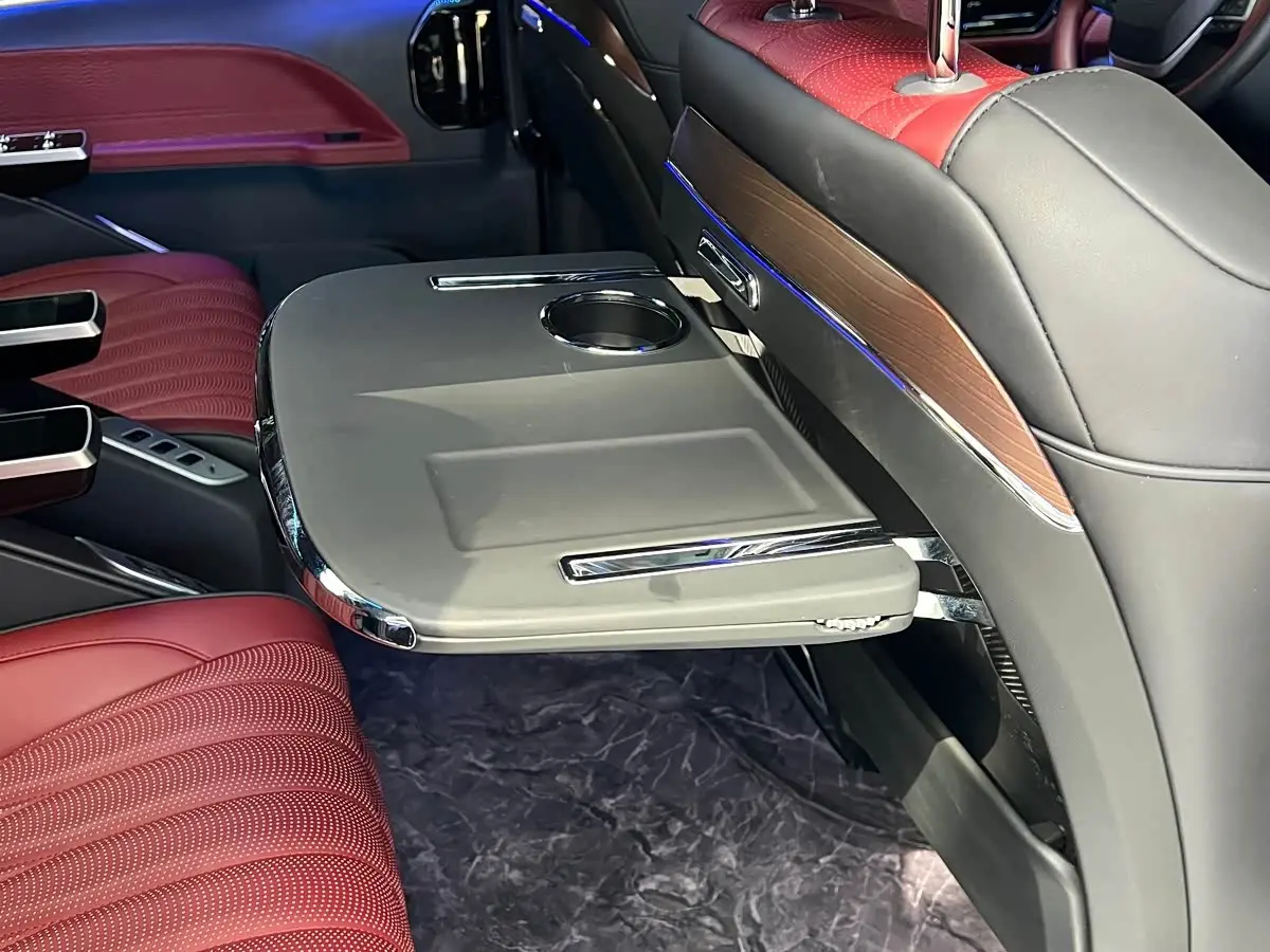 Toyota Sienna 2025 — Фото 9/19