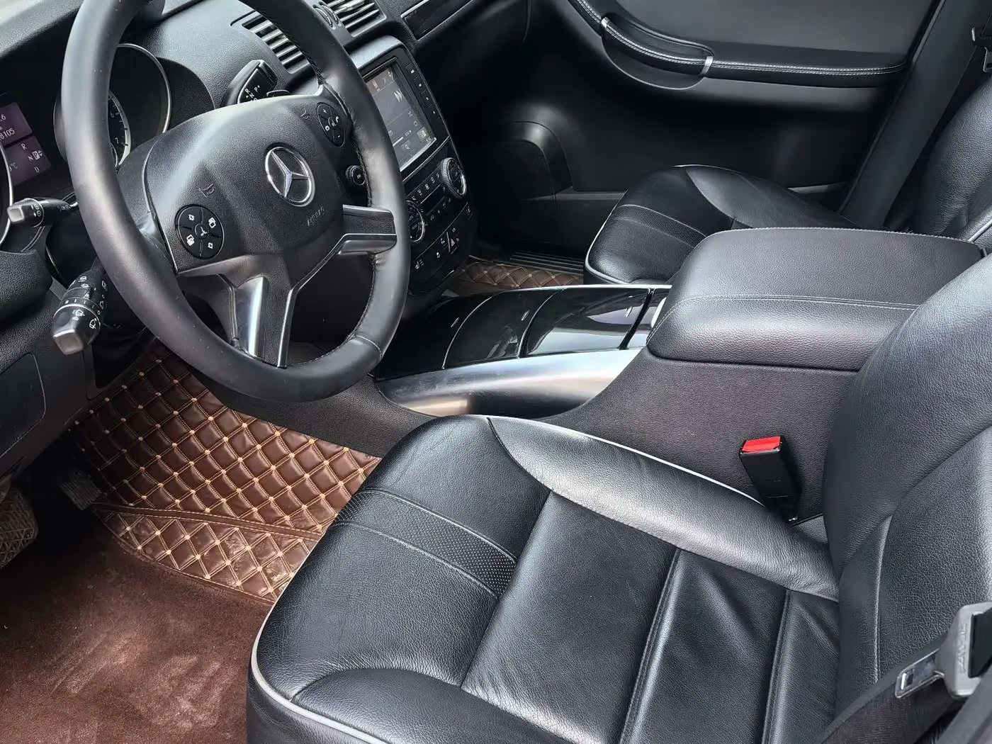 Mercedes-Benz R-Class 2017 — Photo 8/12