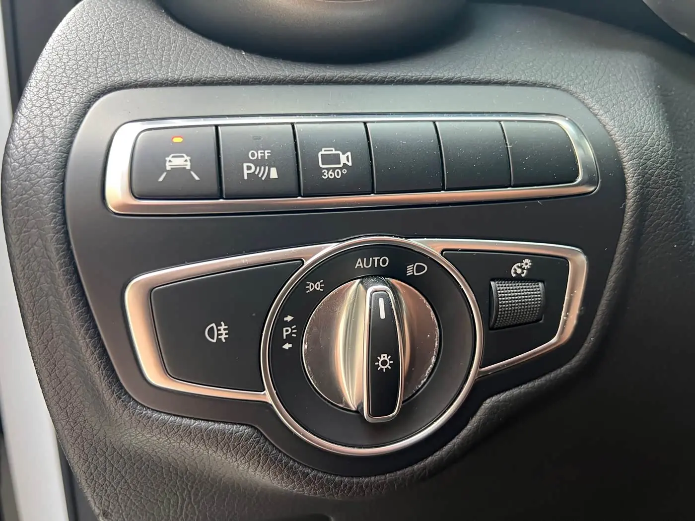 Mercedes-Benz GLC 2017 — Фото 14/16