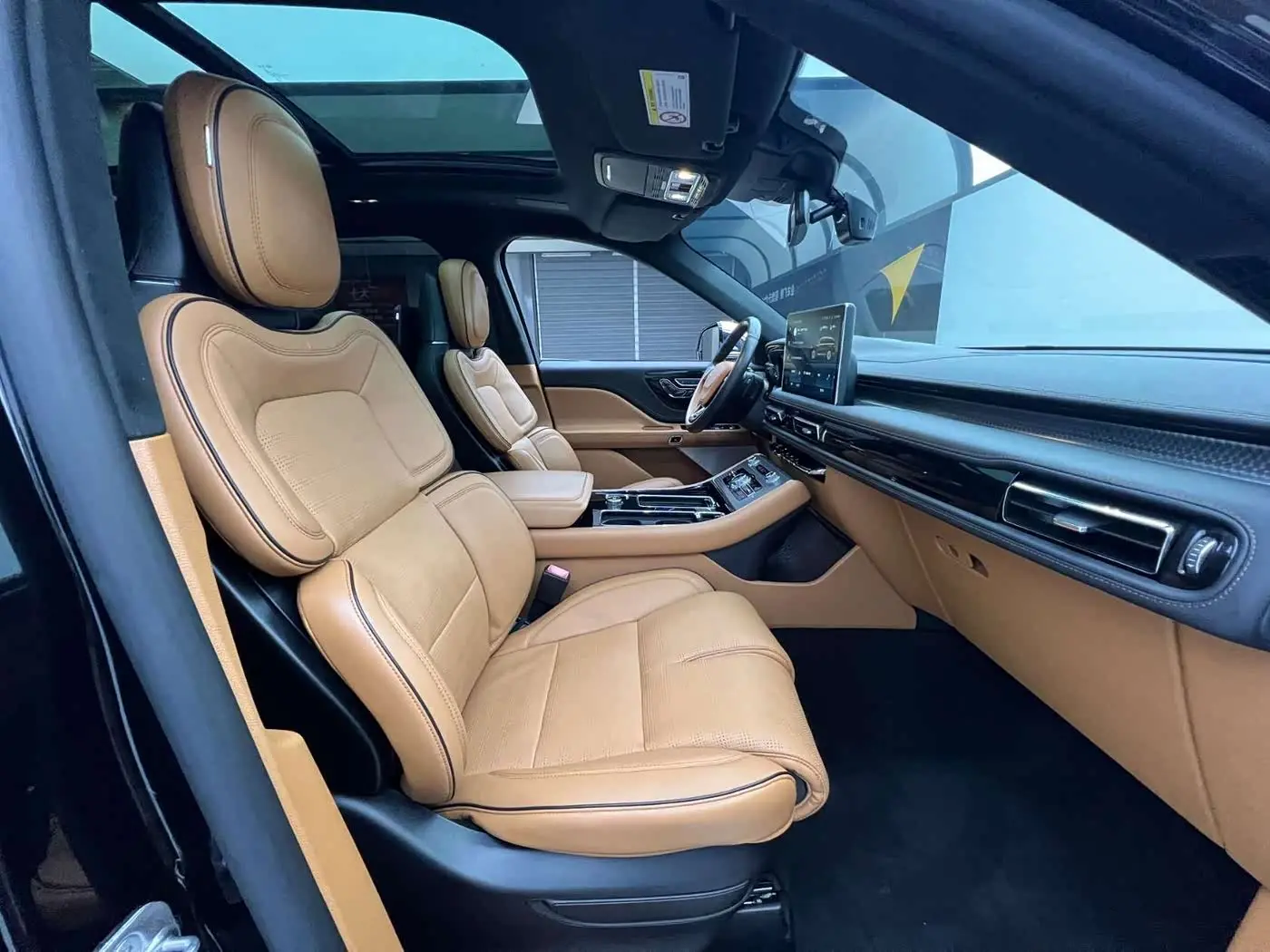 Lincoln Aviator 2021 — Photo 9/9
