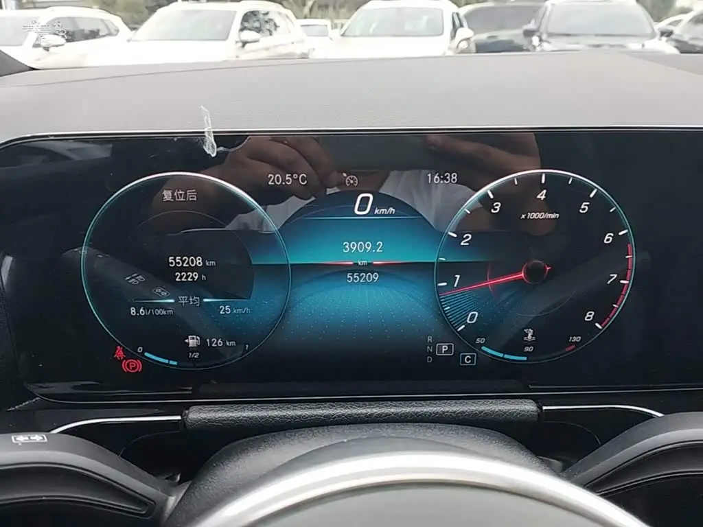 Mercedes-Benz GLA 2021 — Şəkil 12/20
