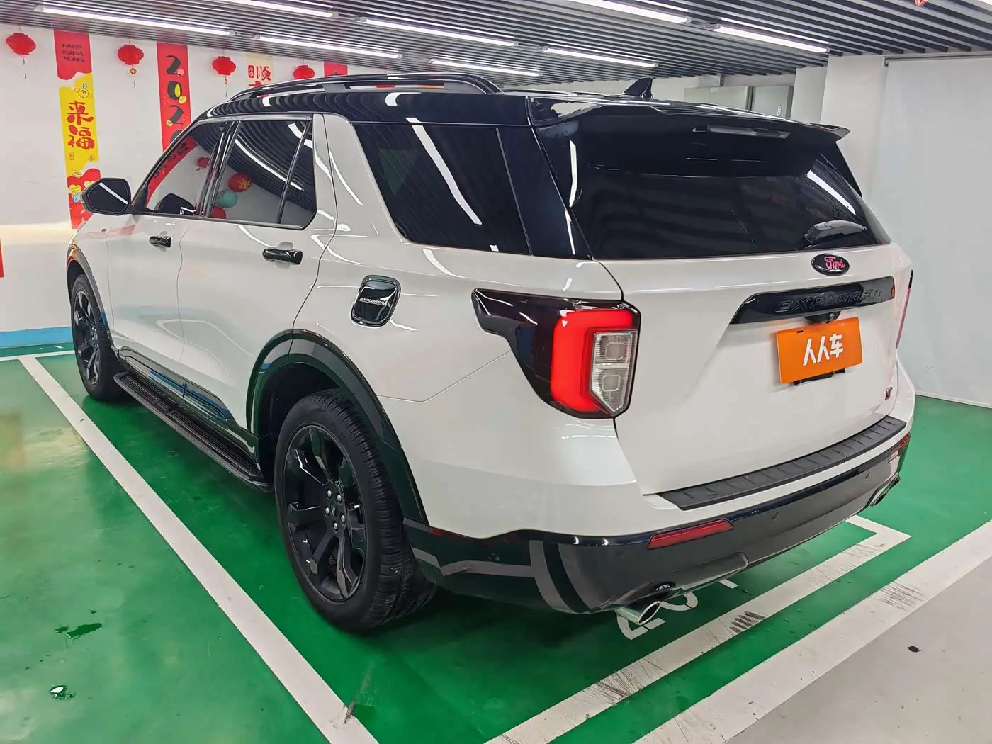 Ford Explorer 2021 — Photo 17/20