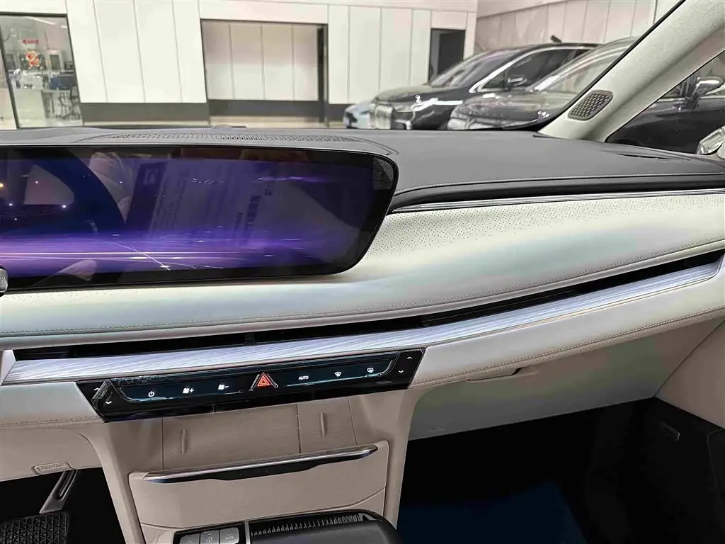 Buick GL8 New Energy 2025 — Photo 9/19