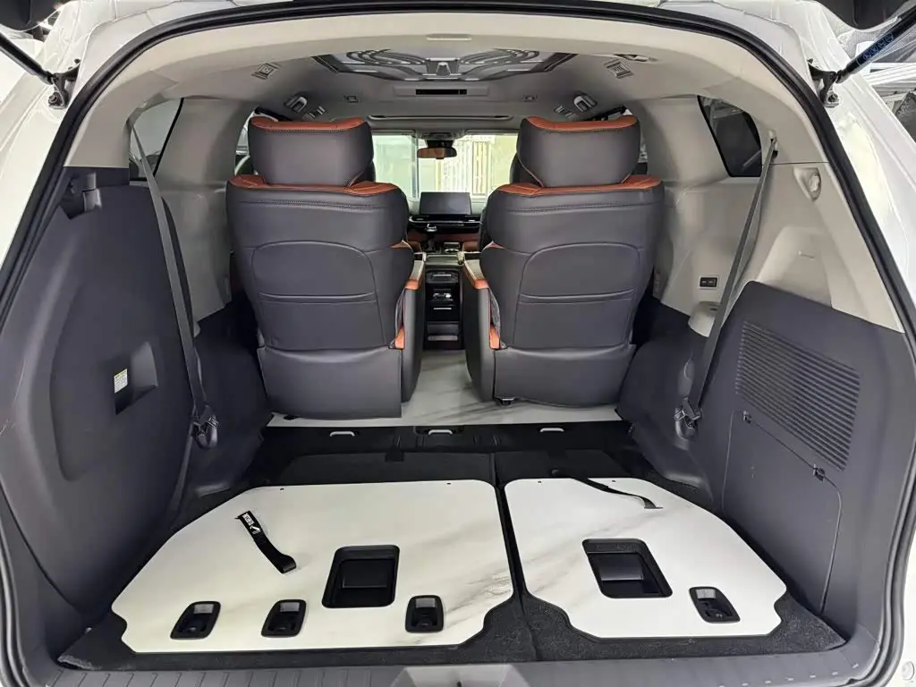 Toyota Sienna 2025 — Photo 17/20