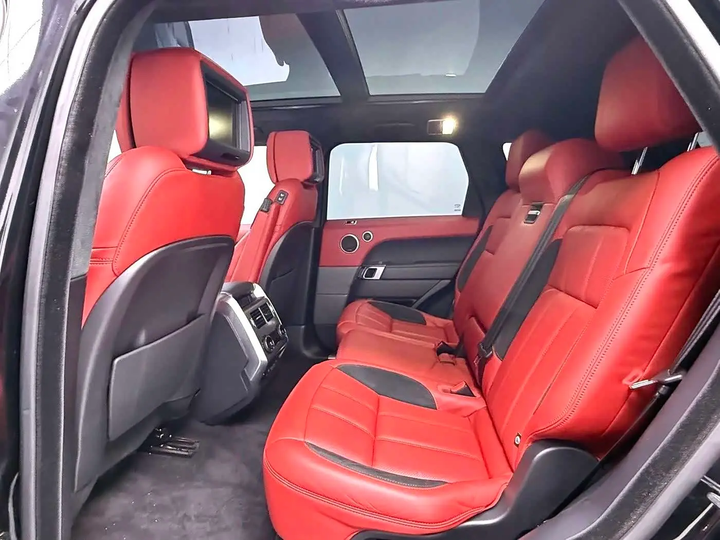 Land Rover Range Rover Sport 2021 — Photo 8/9