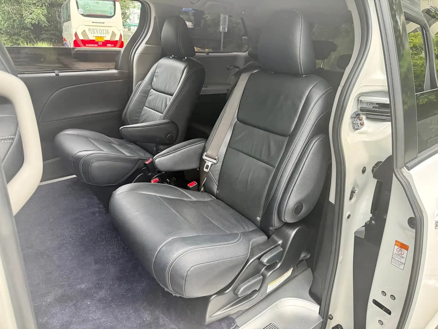 Toyota Sienna 2017 — Photo 9/19