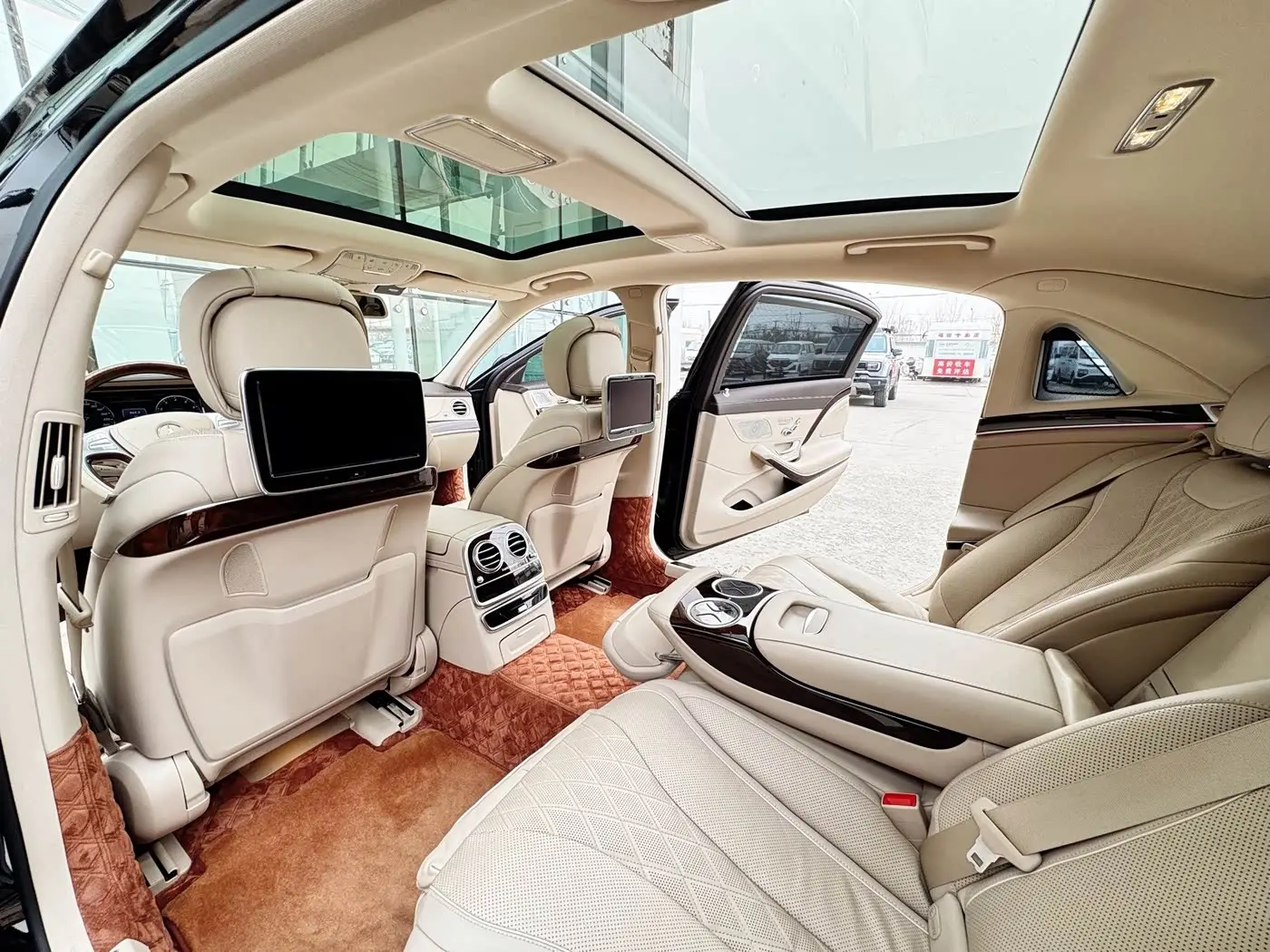 Mercedes-Benz Maybach S-Class 2017 — Фото 11/20