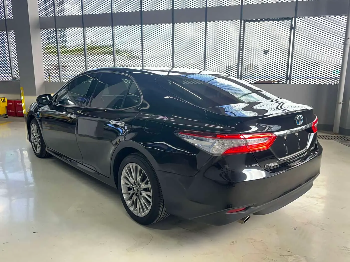 Toyota Camry 2020 — Photo 6/16