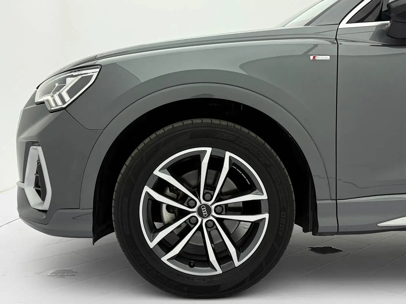 Audi Q3 2022 — Photo 19/20