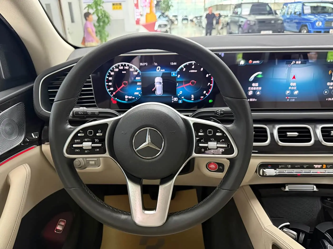 Mercedes-Benz GLE 2019 — Фото 16/20